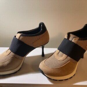 Sneex brand new never worn